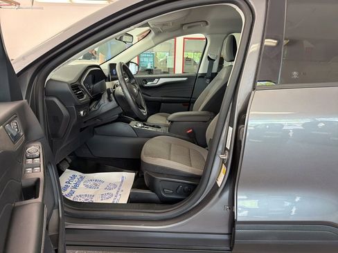 Used 2021 Ford Escape SE w/ SE Sport Appearance Package AWD/4WD image 6