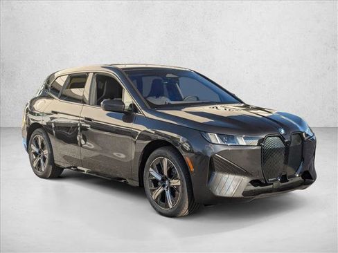 New 2026 BMW iX xDrive60 image 7