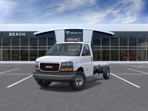 New 2025 GMC Savana 3500 w/ Power Convenience Package image 8