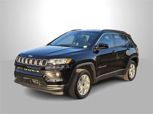 Used 2025 Jeep Compass Latitude image 4