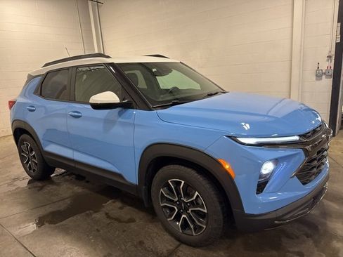 Used 2024 Chevrolet TrailBlazer ACTIV w/ Convenience Package image 3