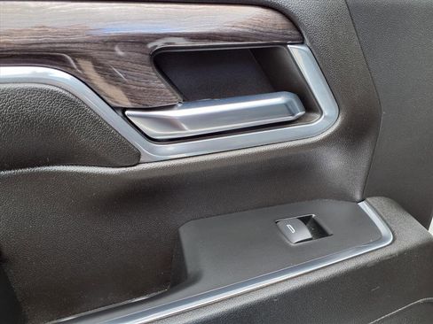 Used 2024 Chevrolet Silverado 2500 LTZ image 17