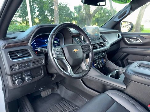 Used 2022 Chevrolet Suburban LT AWD/4WD image 18