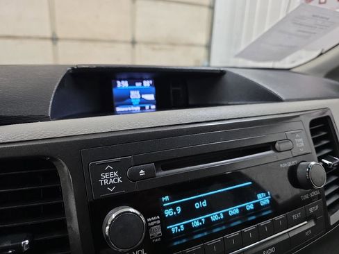 Used 2014 Toyota Sienna XLE FWD image 44