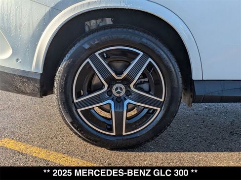 Certified 2025 Mercedes-Benz GLC 300 4MATIC image 32