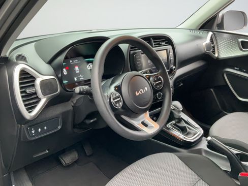 Used 2024 Kia Soul LX w/ Option Group 015 FWD image 25