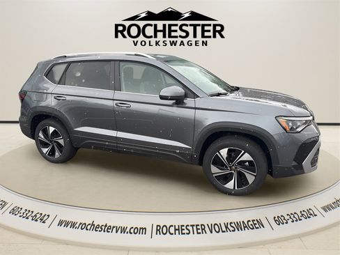 New 2026 Volkswagen Taos SE image 11