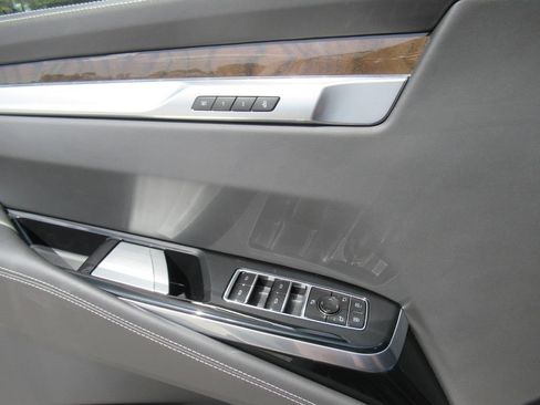 New 2026 Cadillac Escalade ESV Platinum Sport w/ LPO, ONYX Package AWD/4WD image 23