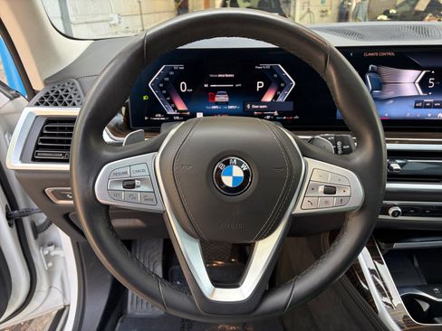 Used 2026 BMW X7 xDrive40i AWD/4WD image 12