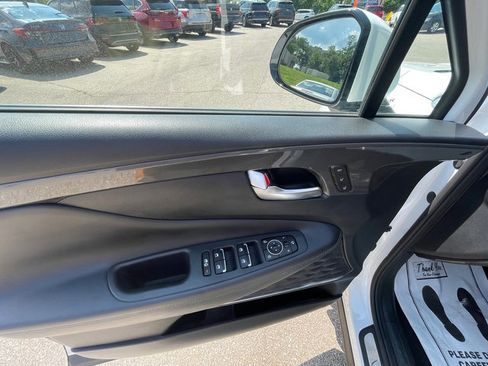 Used 2022 Hyundai Santa Fe Limited image 13