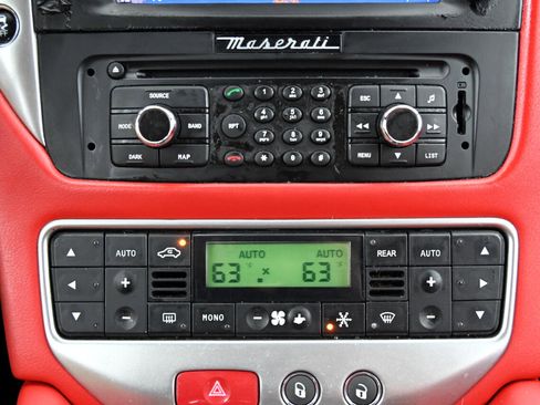 Used 2014 Maserati GranTurismo Sport image 31