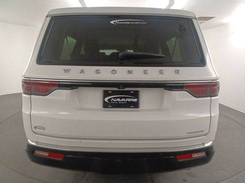 Used 2024 Jeep Wagoneer L Series II RWD image 6