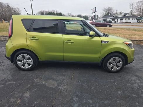 Used 2015 Kia Soul FWD image 4
