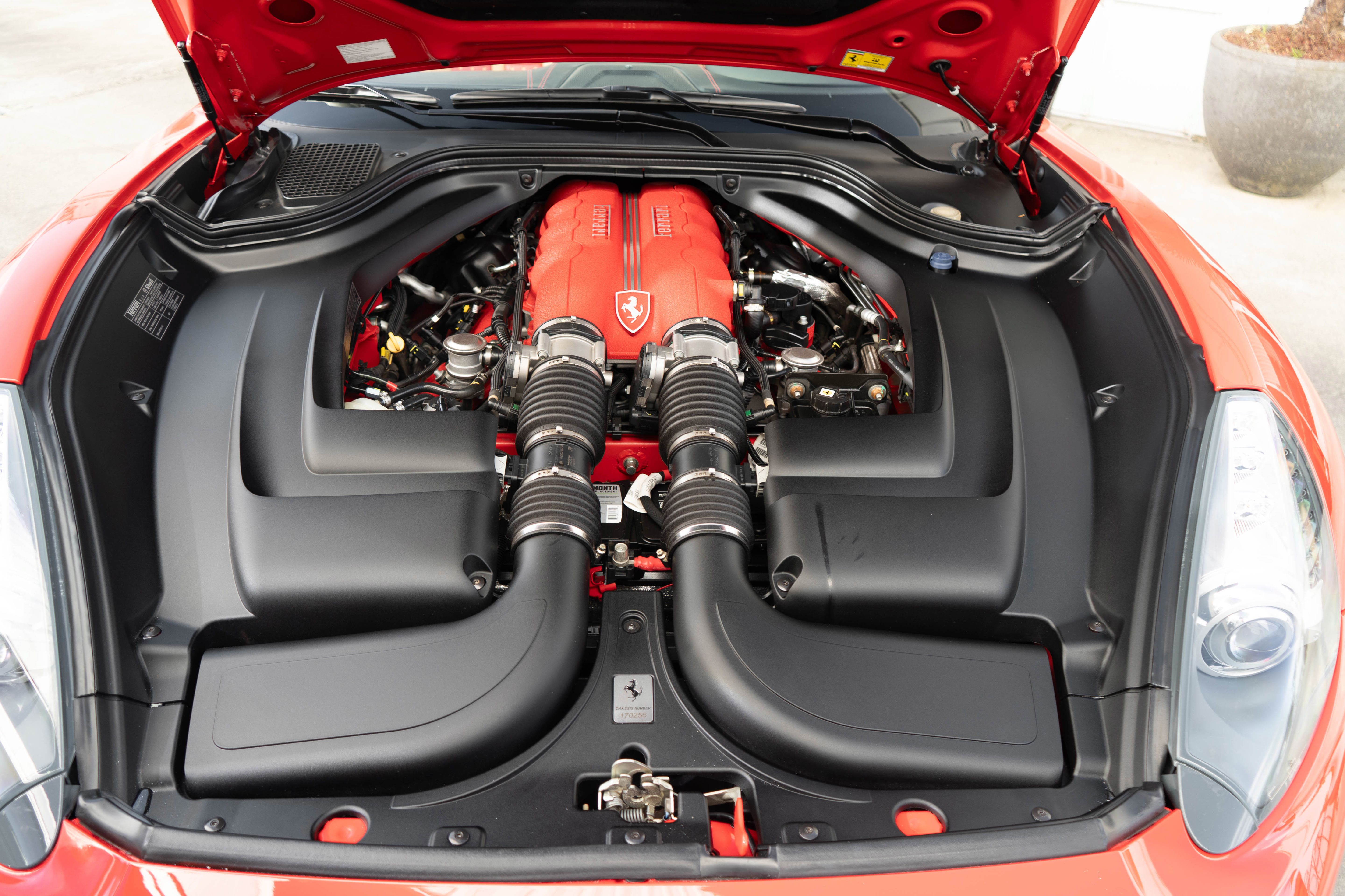 Used 2010 Ferrari California RWD image 32