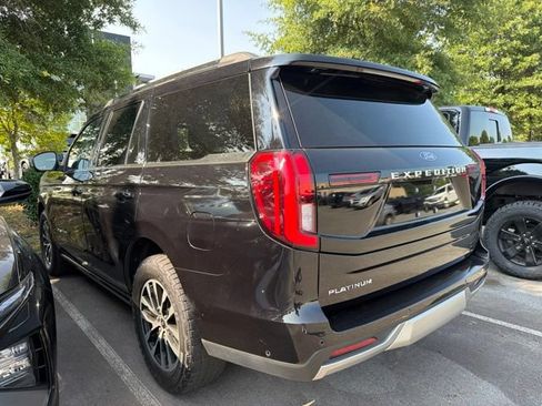 Used 2025 Ford Expedition Platinum AWD/4WD image 5