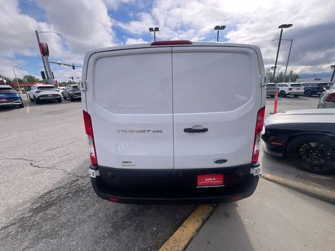 Used 2024 Ford Transit 250 Low Roof AWD image 27