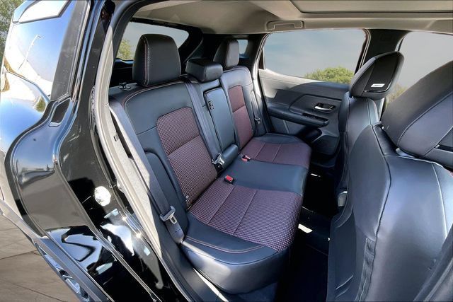 New 2027 Nissan Kicks SR FWD image 9