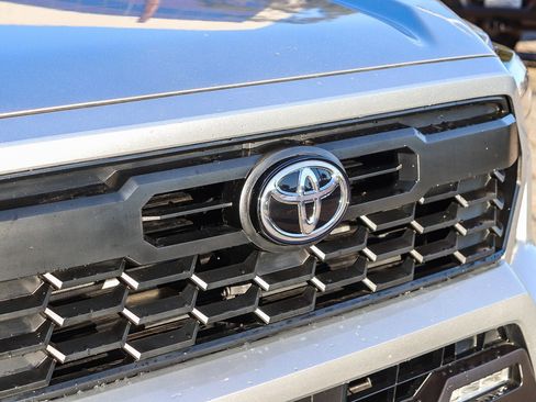 Used 2025 Toyota Tacoma TRD Off-Road image 6