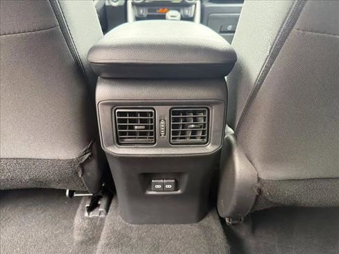 Used 2024 Toyota RAV4 XLE AWD/4WD image 23