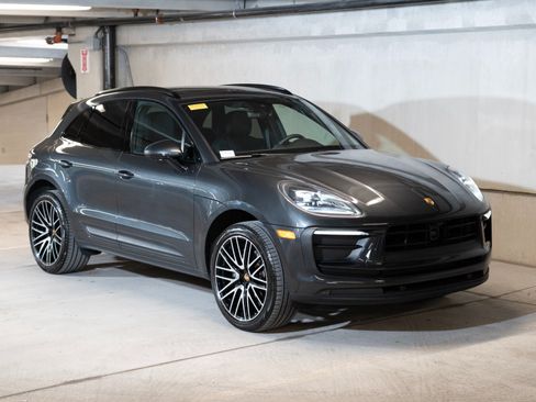 Certified 2026 Porsche Macan AWD/4WD image 7