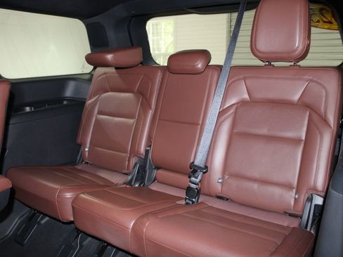 Used 2025 Lincoln Navigator Reserve AWD/4WD image 28