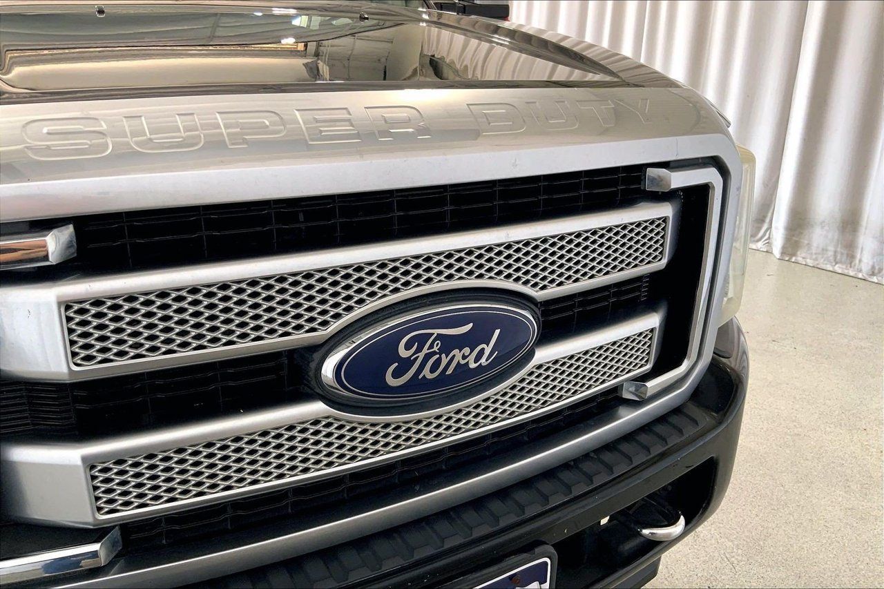 Used 2016 Ford F250 Platinum w/ FX4 Off-Road Package AWD/4WD image 30