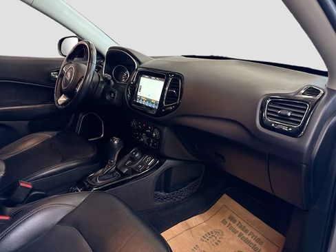 Used 2018 Jeep Compass Limited w/ Navigation Group AWD/4WD image 28