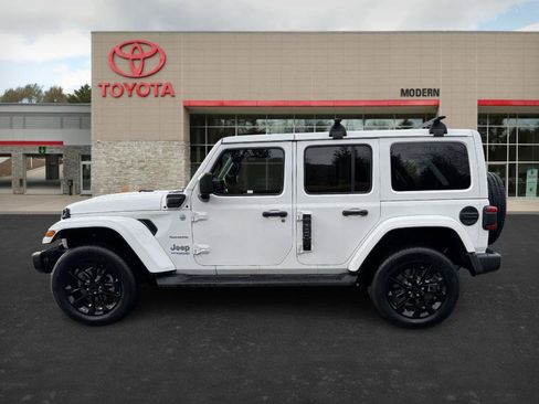 Used 2021 Jeep Wrangler Unlimited Sahara w/ Cold Weather Group image 7
