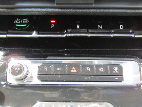 Used 2023 Lincoln Corsair AWD w/ Equipment Group 101A image 17