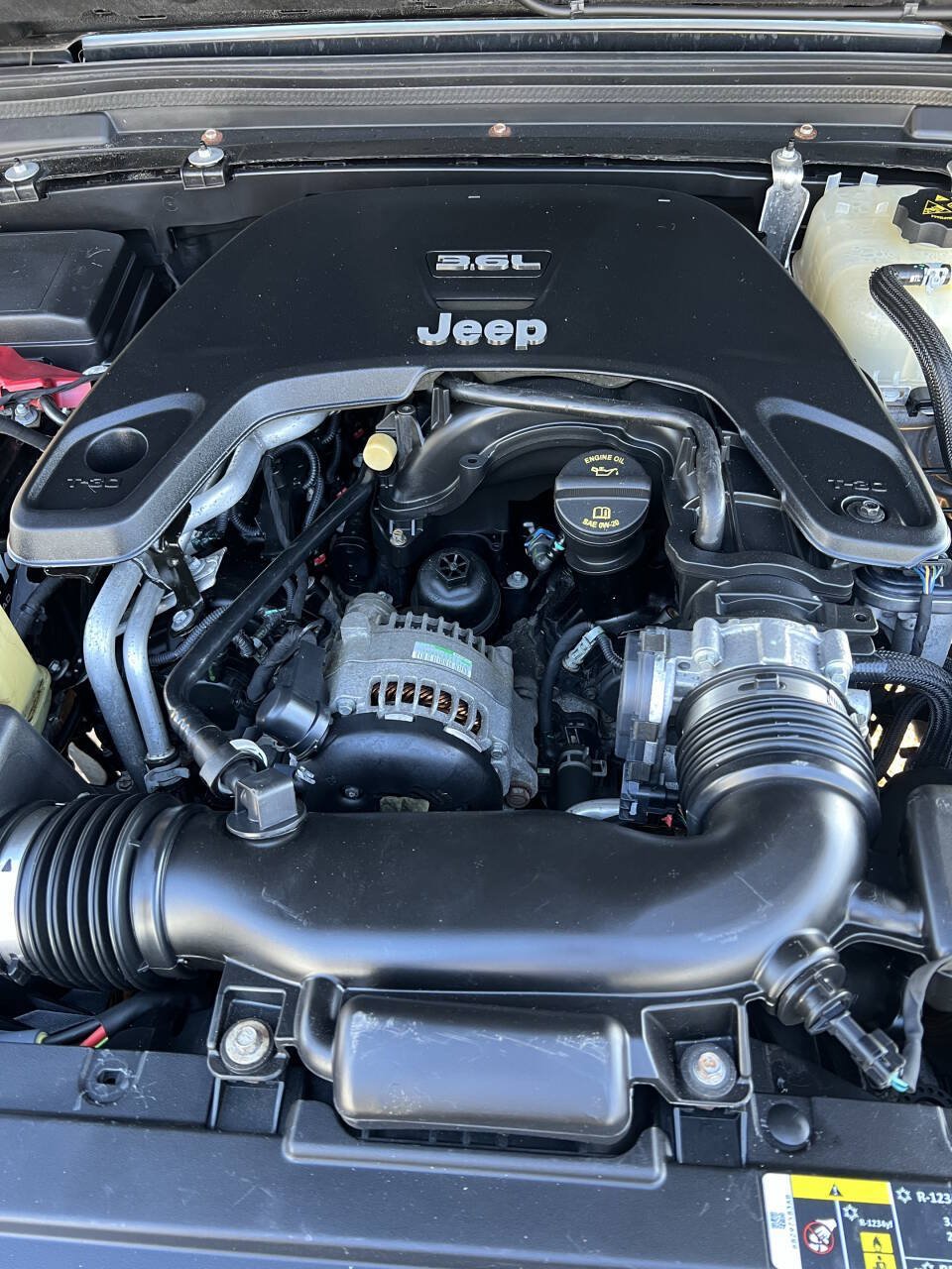 Used 2018 Jeep Wrangler Unlimited Sport AWD/4WD image 13