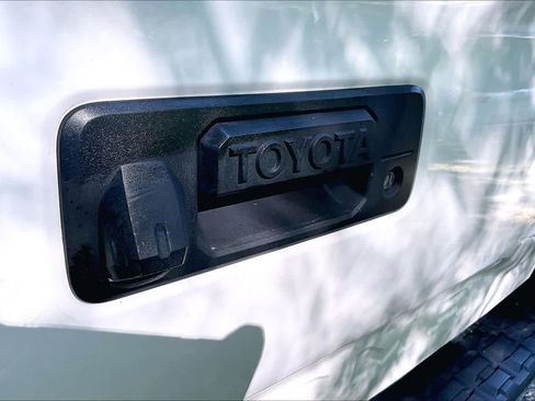 Certified 2019 Toyota Tacoma SR5 AWD/4WD image 29