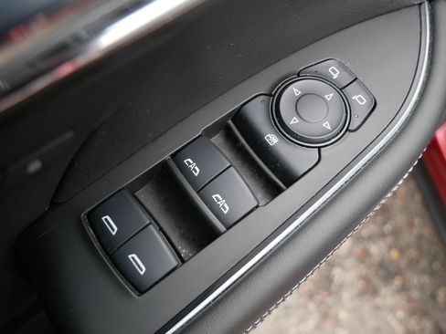 Used 2023 Buick Envision Avenir AWD/4WD image 13