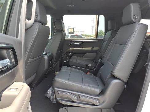 New 2026 Chevrolet Suburban Z71 w/ Comfort Package AWD/4WD image 14