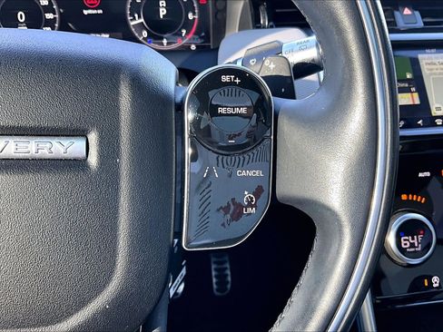 Used 2020 Land Rover Discovery Sport SE R-Dynamic image 17