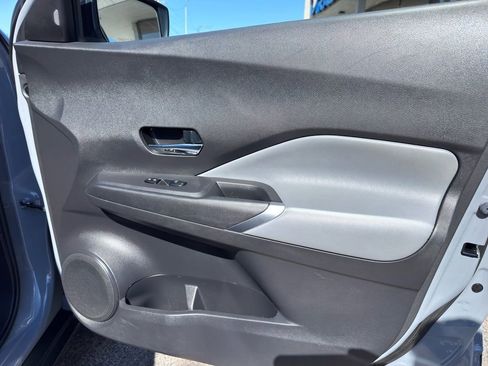 Used 2022 Nissan Kicks SR w/ Premium Package FWD image 30