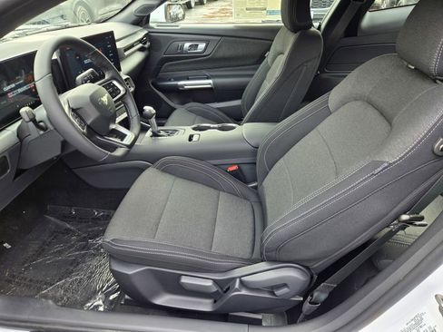 New 2026 Ford Mustang image 7