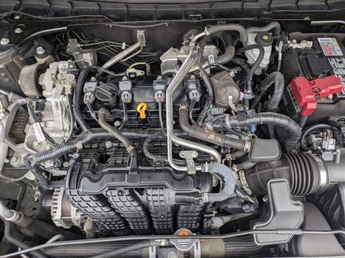 Used 2024 Nissan Altima 2.5 SV FWD image 21