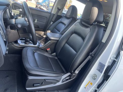 Used 2022 Chevrolet Colorado Z71 w/ Safety Package AWD/4WD image 17