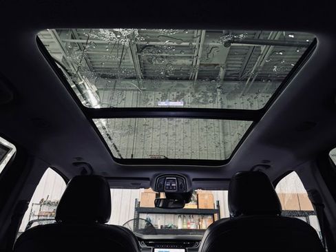 Used 2023 Jeep Grand Cherokee L Limited w/ Trailer Tow Group (B) image 24