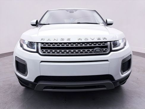 Used 2017 Land Rover Range Rover Evoque SE Premium image 11