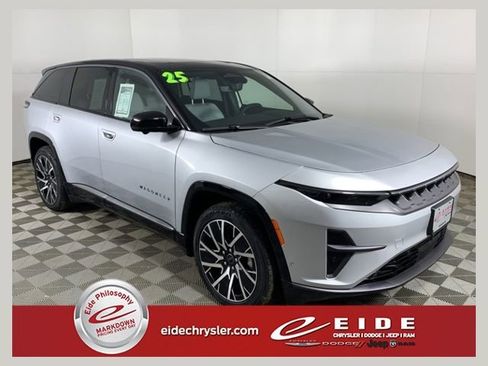 Used 2025 Jeep Wagoneer S Limited image 1