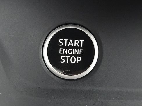 Certified 2025 Audi Q3 2.0T Premium w/ Convenience Package image 24