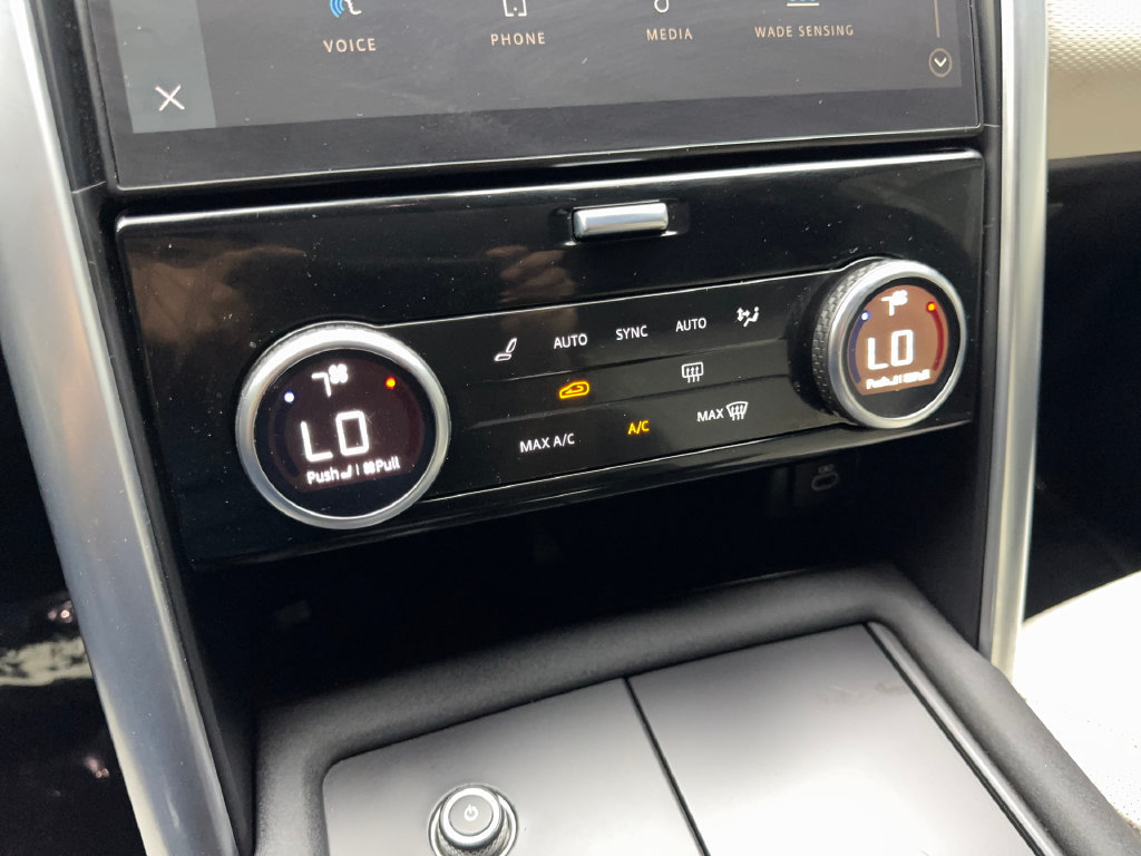 Used 2024 Land Rover Discovery Dynamic SE AWD/4WD image 69