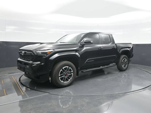 Certified 2024 Toyota Tacoma TRD Sport AWD/4WD image 3