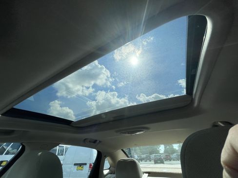 Used 2015 Chevrolet Impala LT w/ LT Sunroof Package FWD image 23