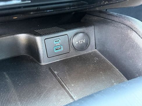 Used 2022 Ford Escape SE w/ SE Sport Appearance Package FWD image 31