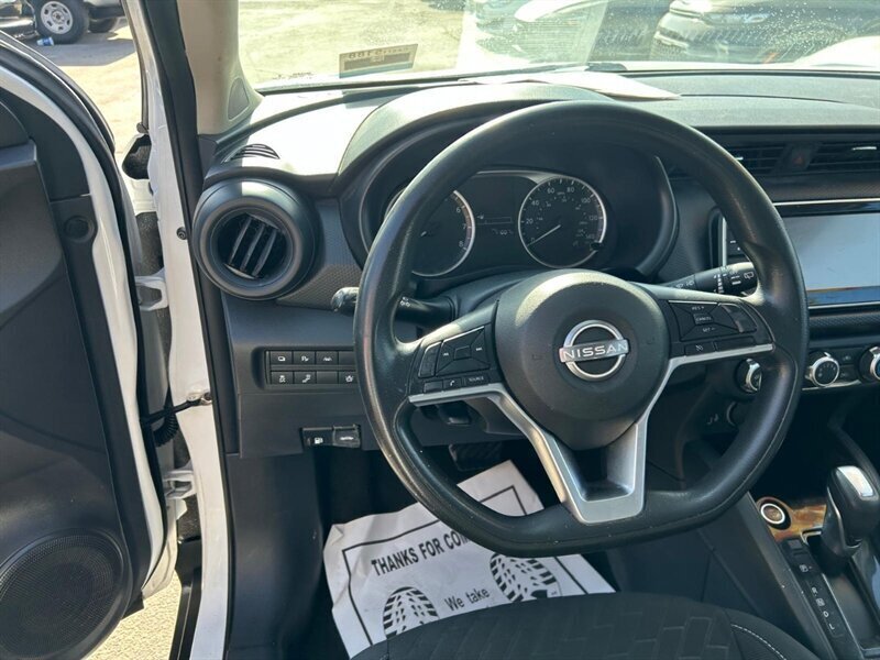 Used 2022 Nissan Kicks S FWD image 33