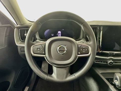 Used 2023 Volvo XC60 B5 Core AWD/4WD image 11