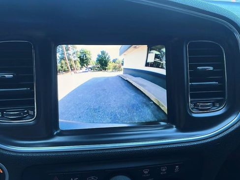 Used 2014 Dodge Charger SXT RWD image 17