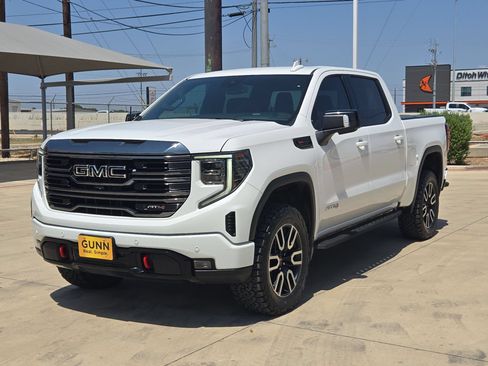 Certified 2022 GMC Sierra 1500 AT4 w/ AT4 Premium Package AWD/4WD image 7